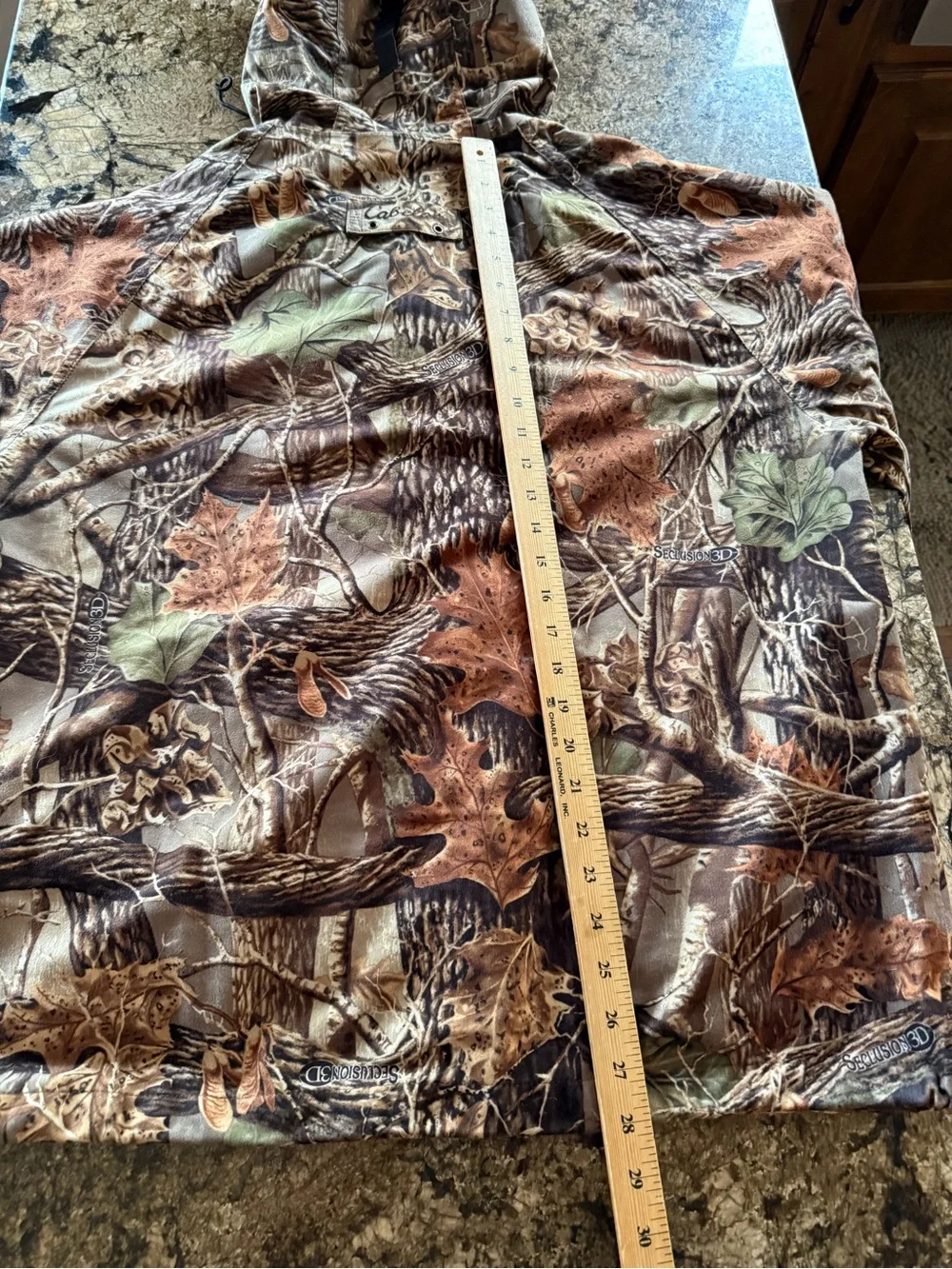 Cabela’s Men’s Large Gore-Tex Hunting Jacket Seclusion 3D Camoflauge Hunting.